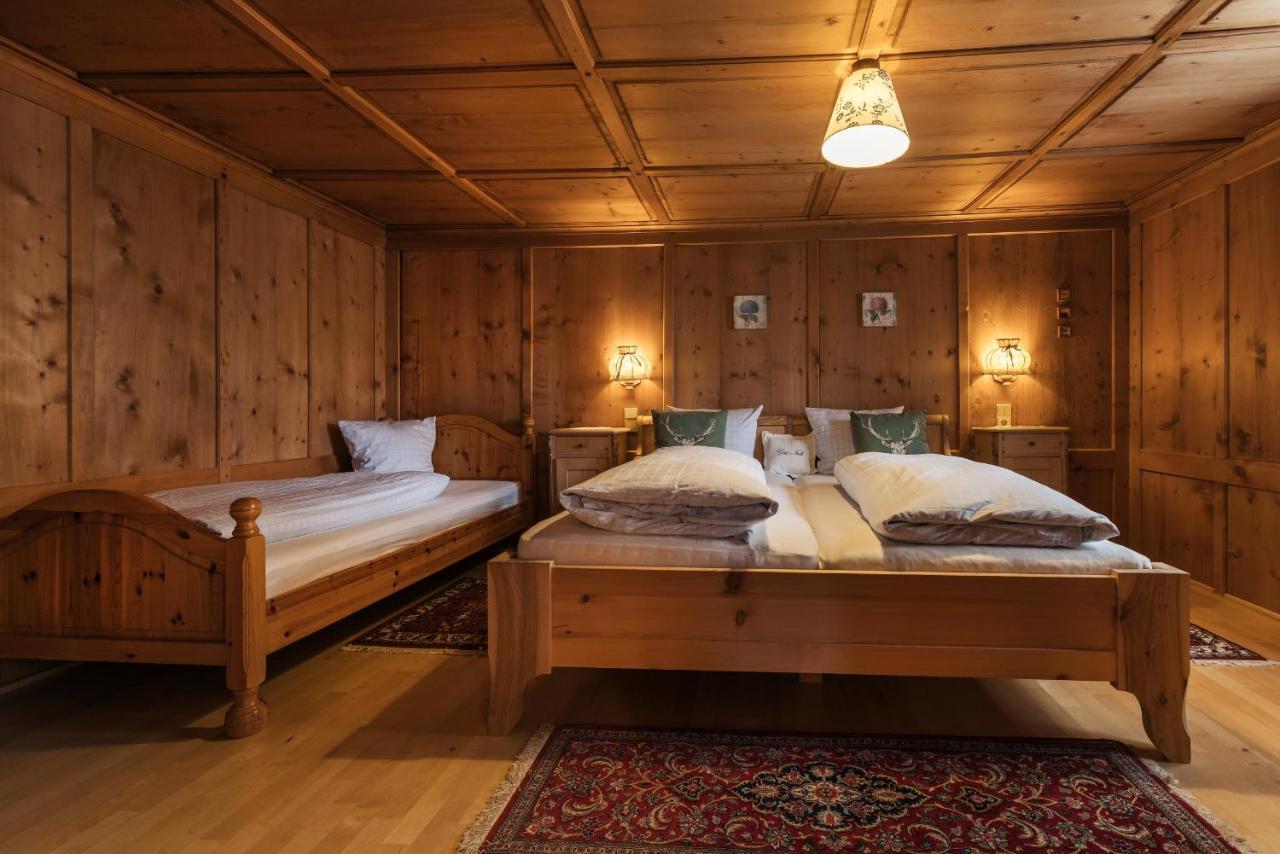 Gasthaus Kreuz Schruns Luaran gambar